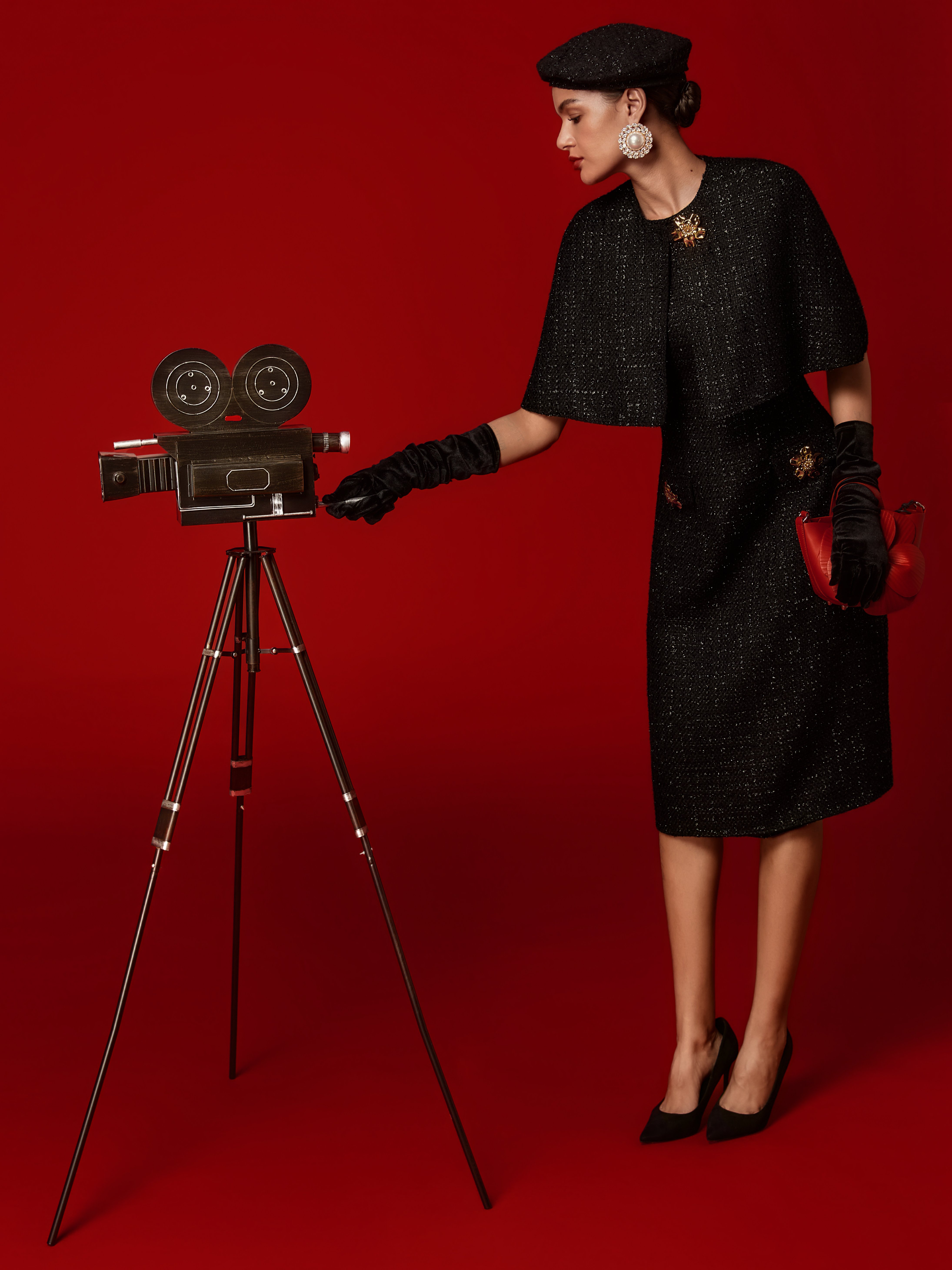 Elegant Tweed Crew Neck Midi Dress with Decorative Buttons