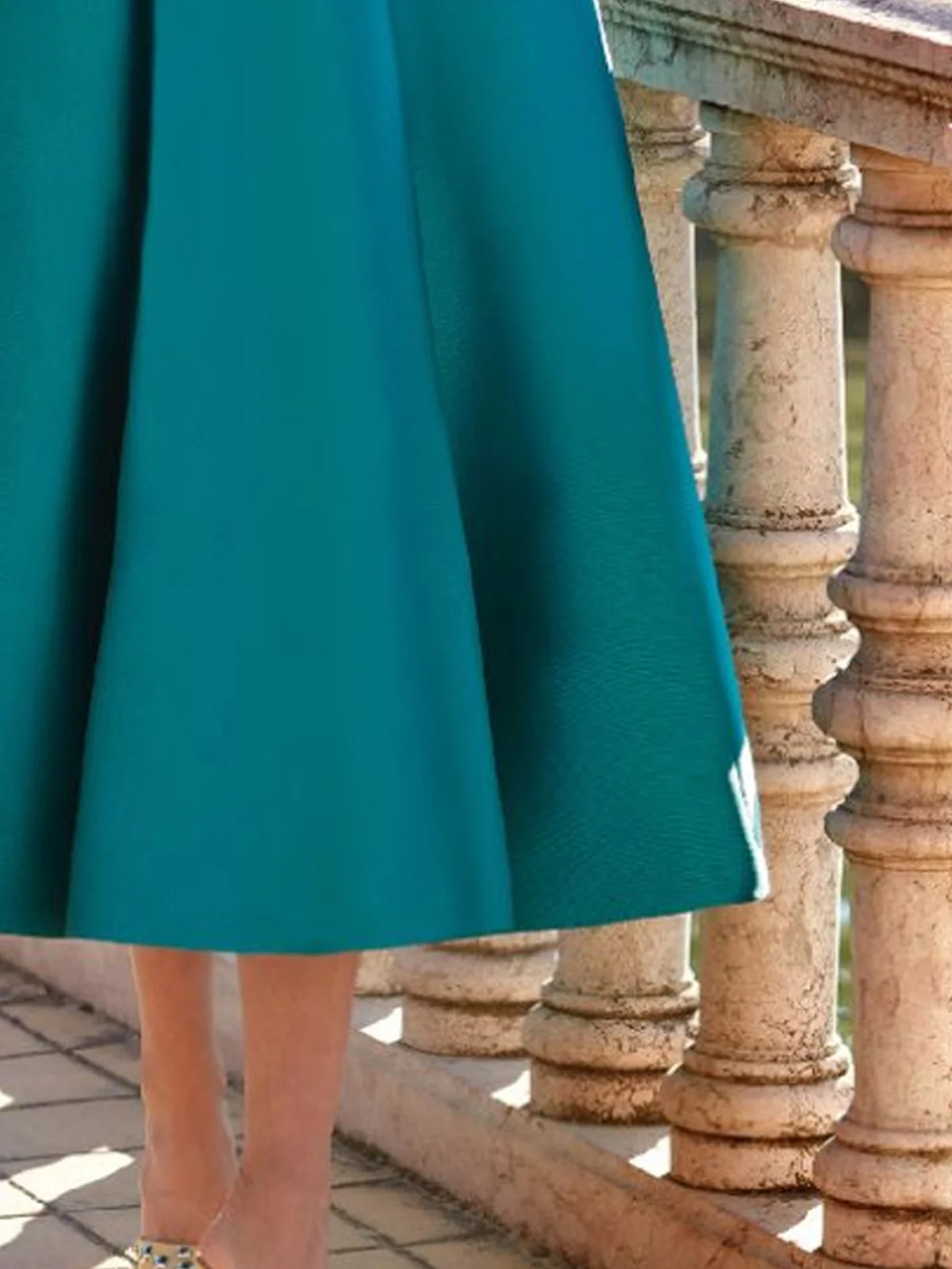 Regular Fit Notched Elegant Sleeveless Midi Dress With Belt