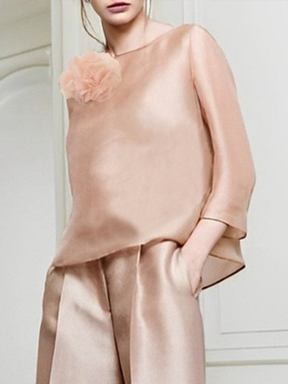 Plain Loose Daily Crew Neck Shirt With Brooch