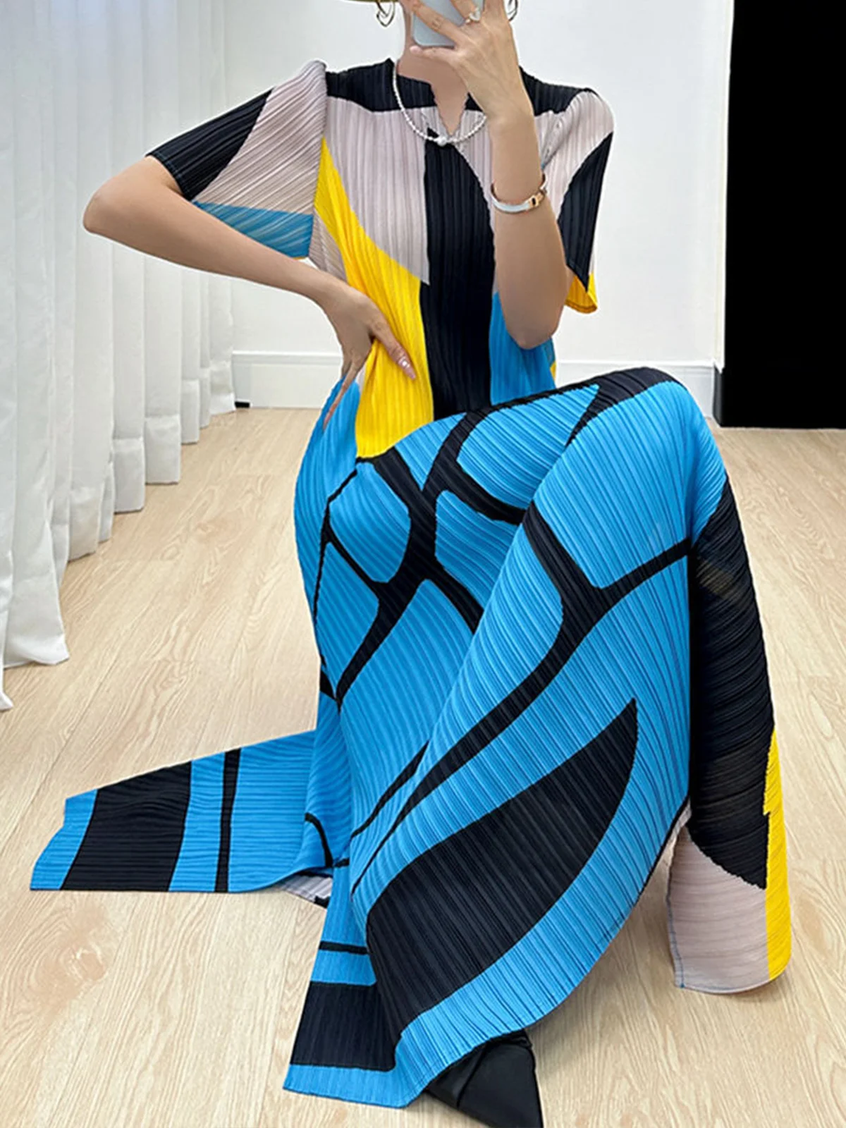 Daily V Neck Geometric Elegant Regular Fit Dress