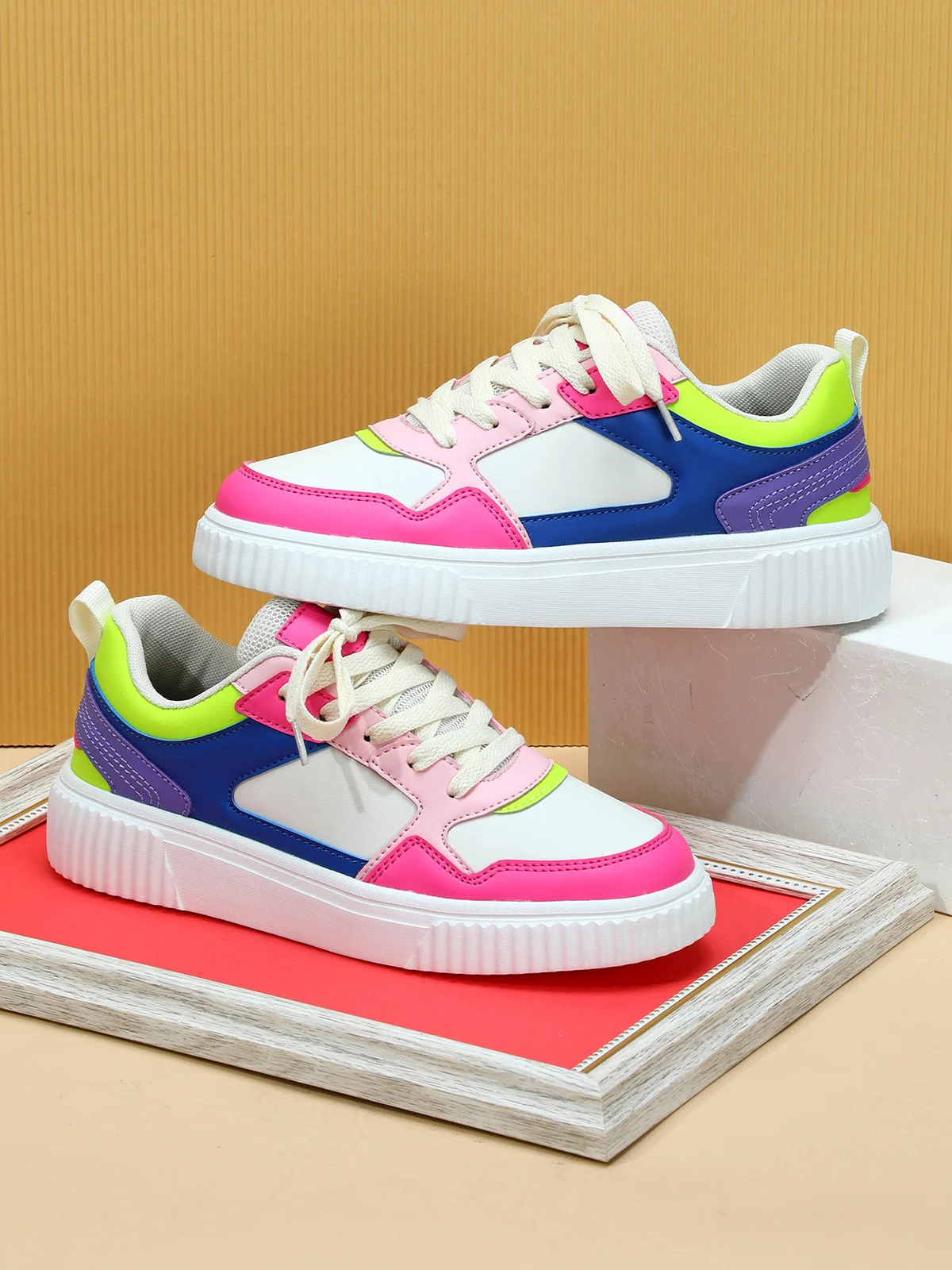 Casual Color Block Lace-Up Skate Shoes