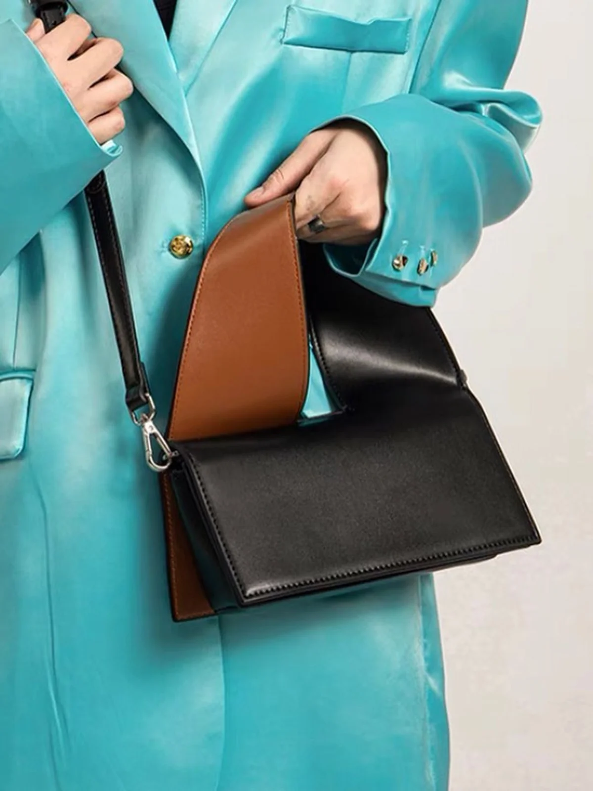 Block-color Twist Handle Square Flap Cover Handbag with Crossbody Strap