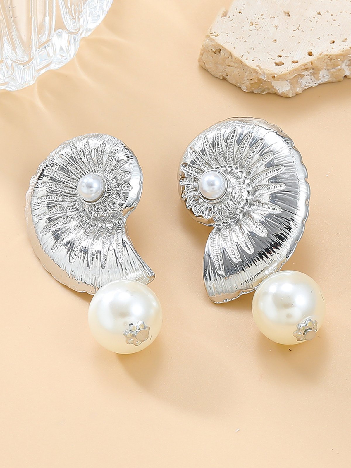 Glamorous Metal Conch Imitation Pearl Pendant Earrings