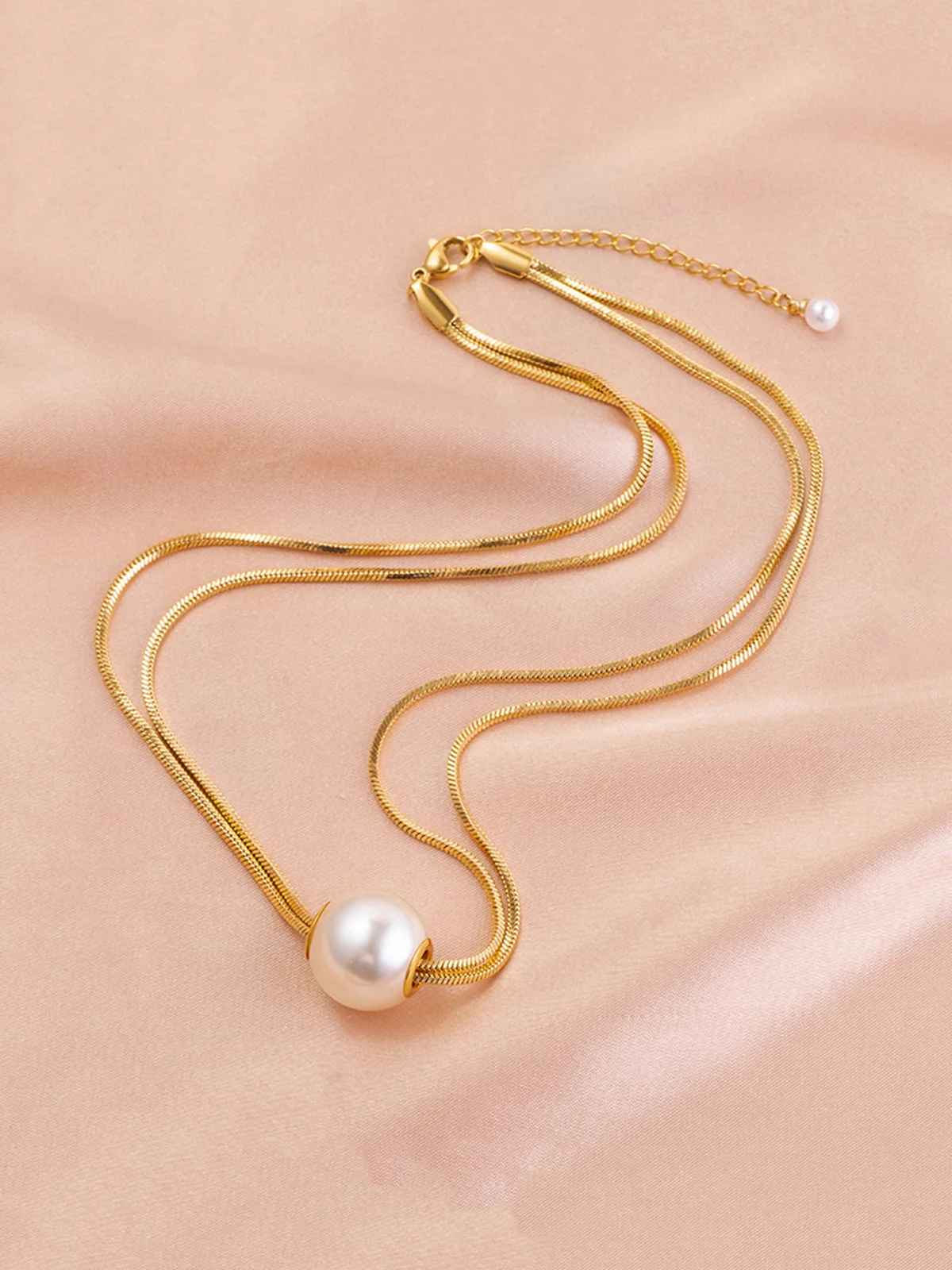 Fashionable Double-Layer Faux Pearl Necklace