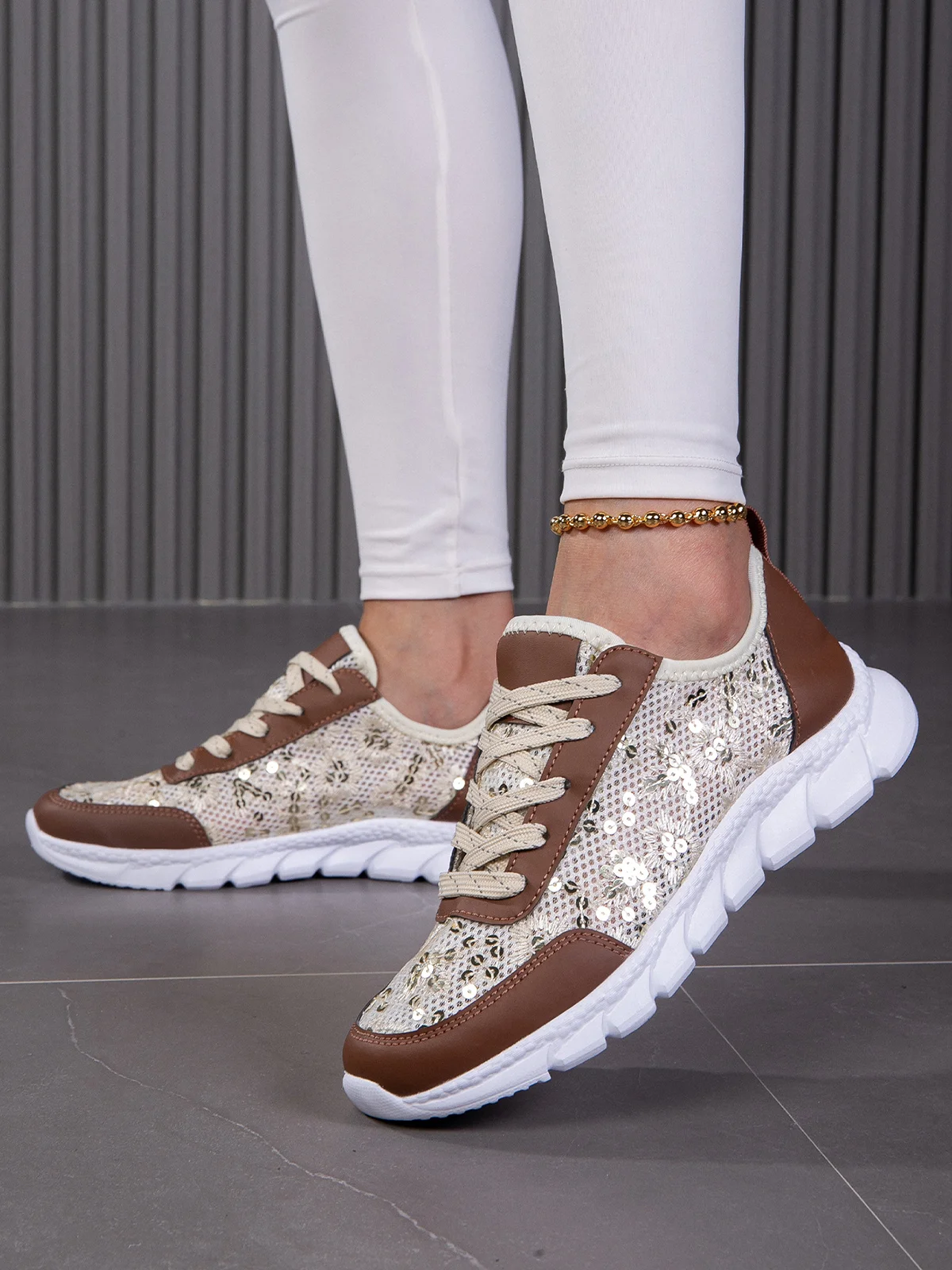 Breathable Mesh Fabric Sequins Casual Lace-Up Sneakers