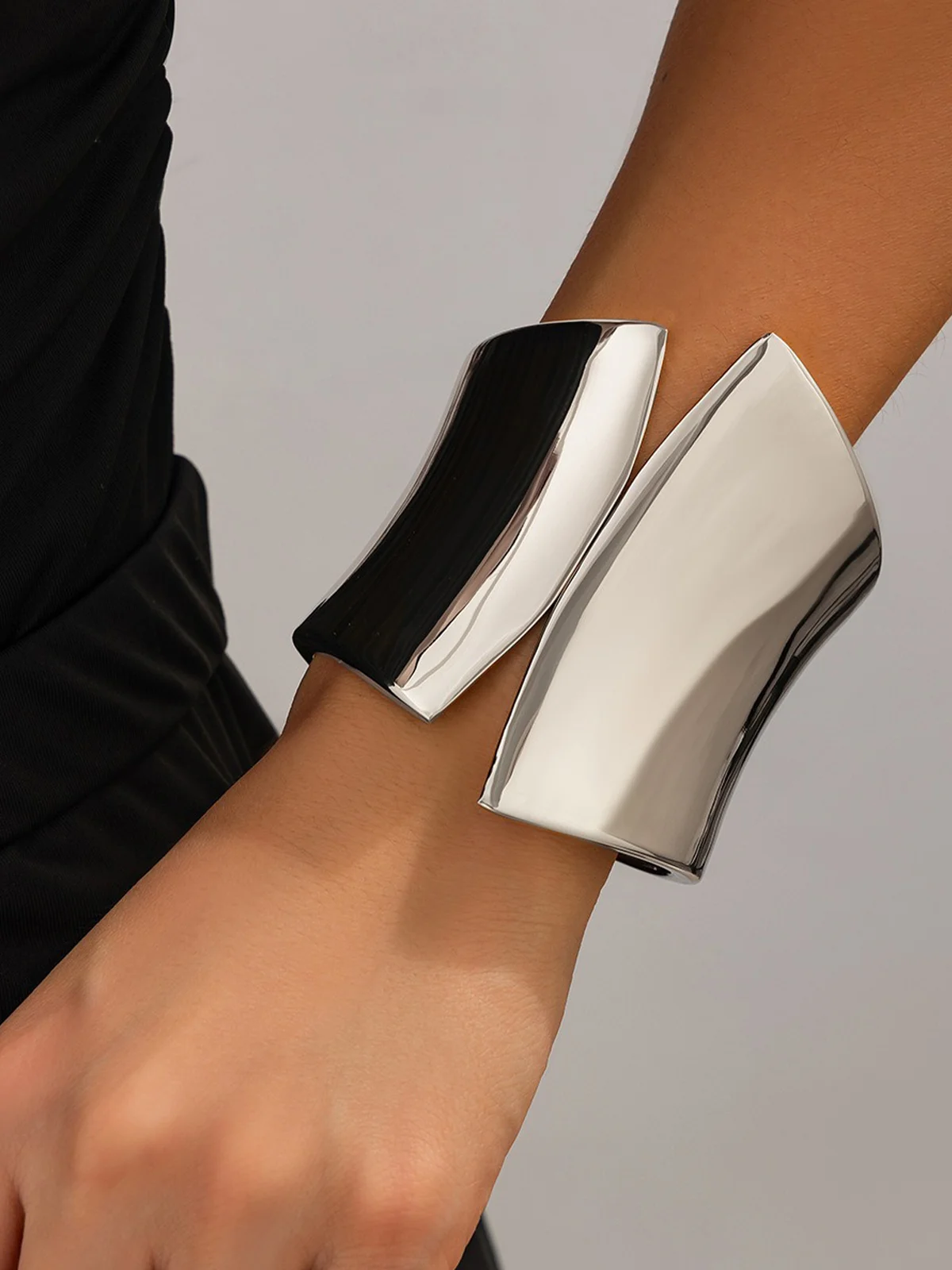 Daily Urban Plain Bangle