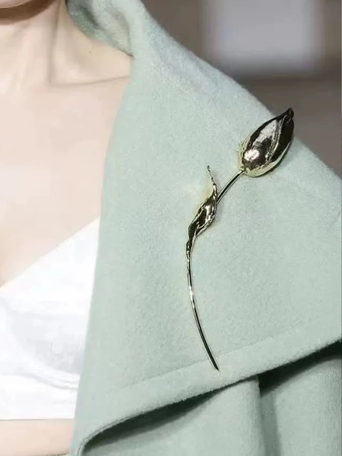 Design Tulip Bud Brooch