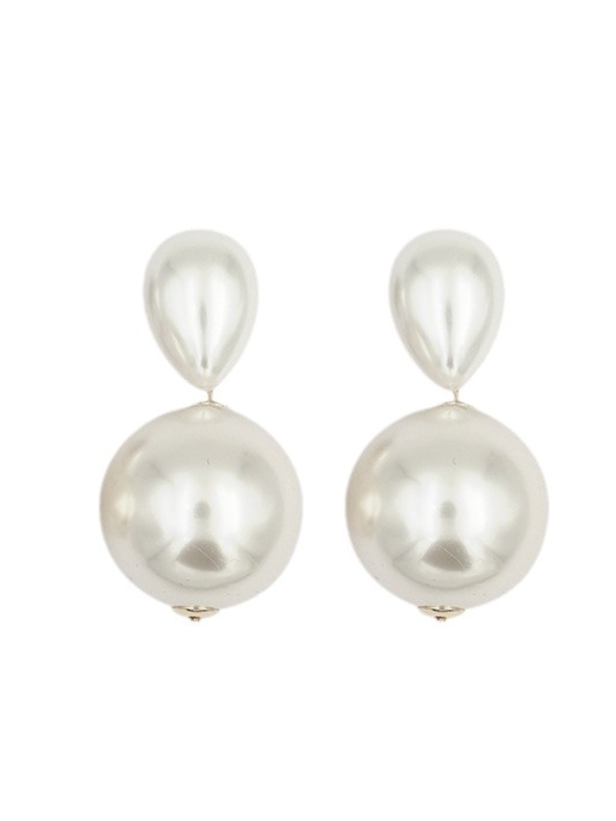 exquisite and elegant pearl earrings