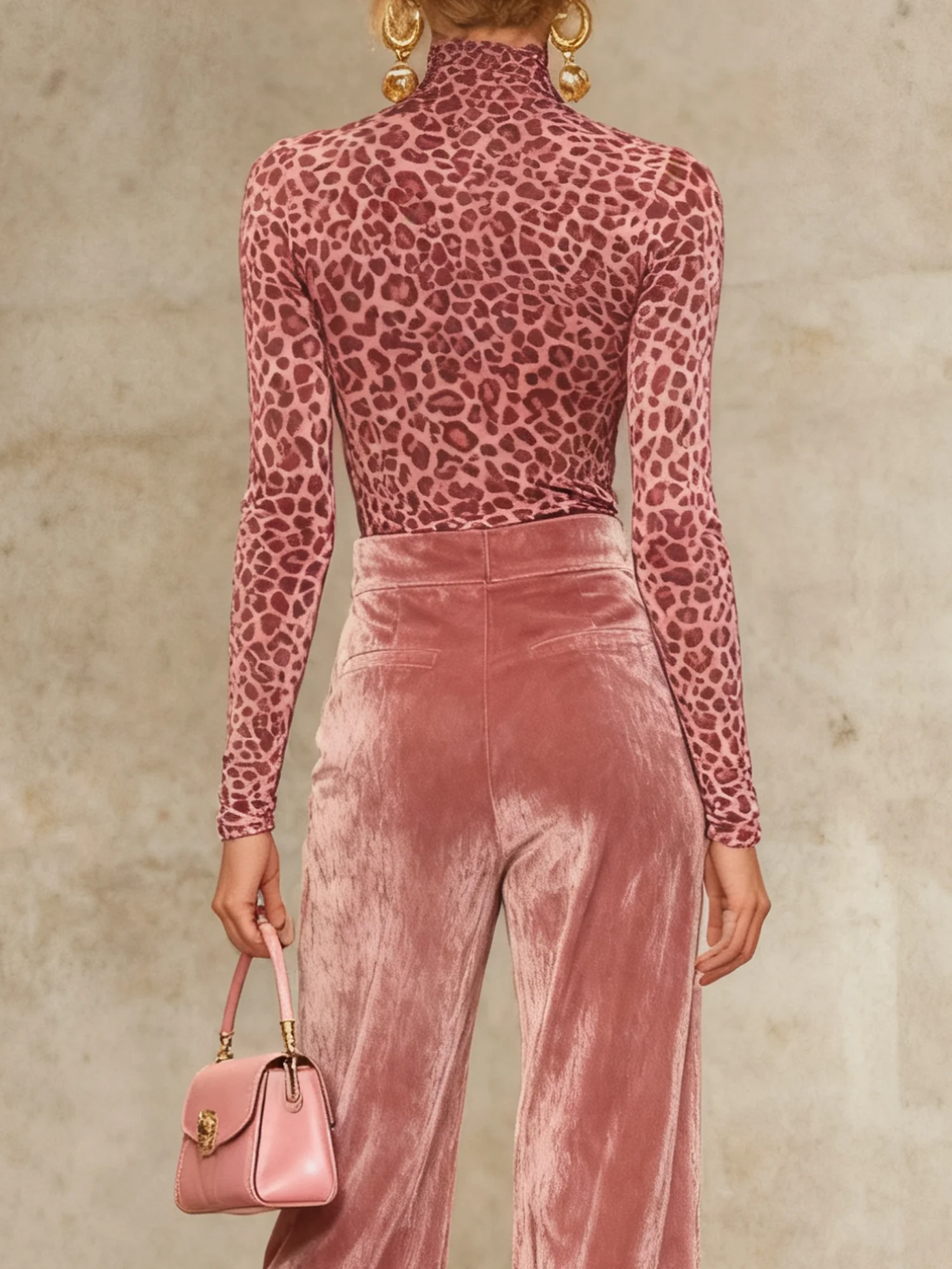 Urban Leopard Turtleneck T-shirt