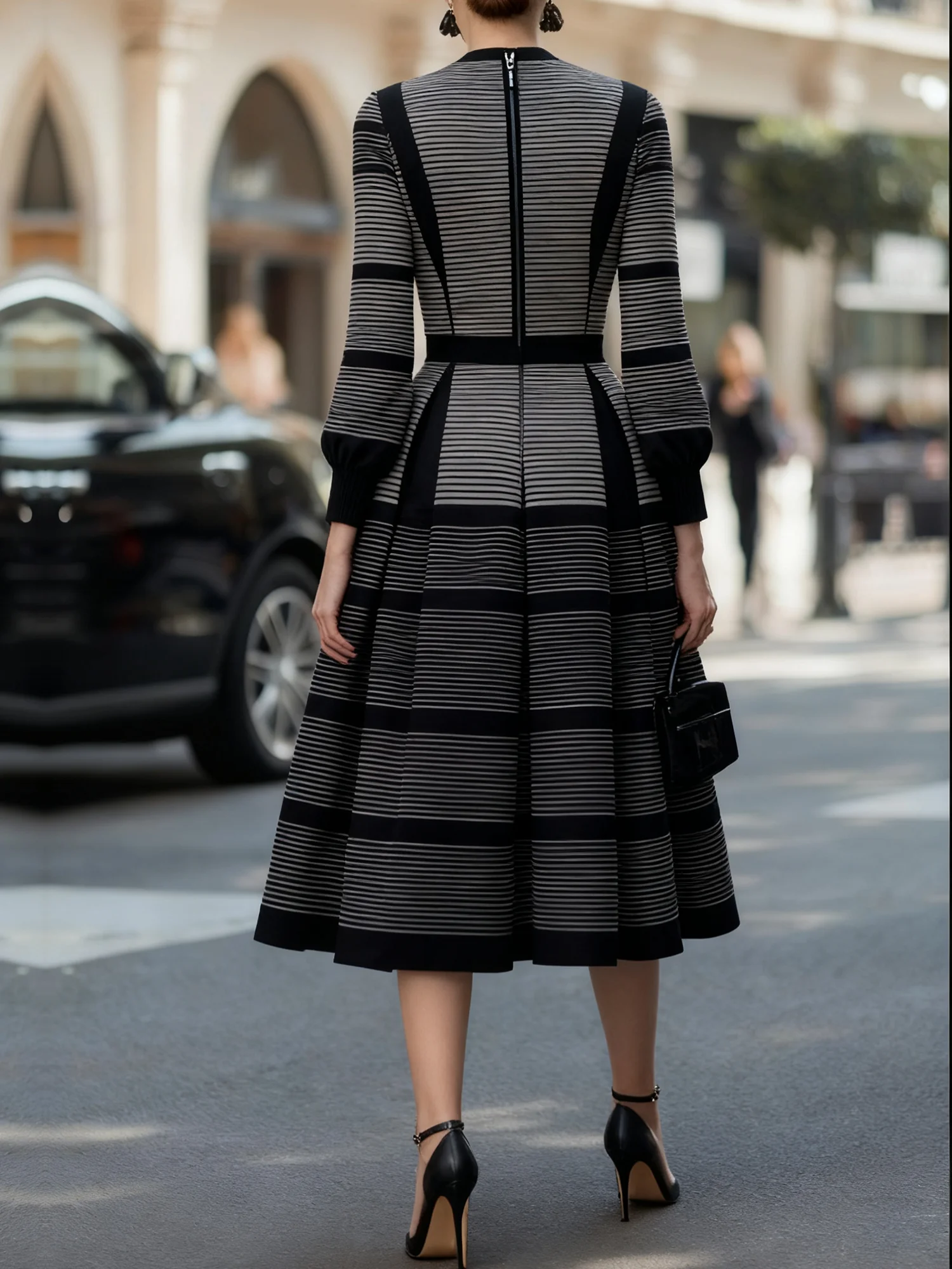 Elegant Geometric Crew Neck Midi Dress