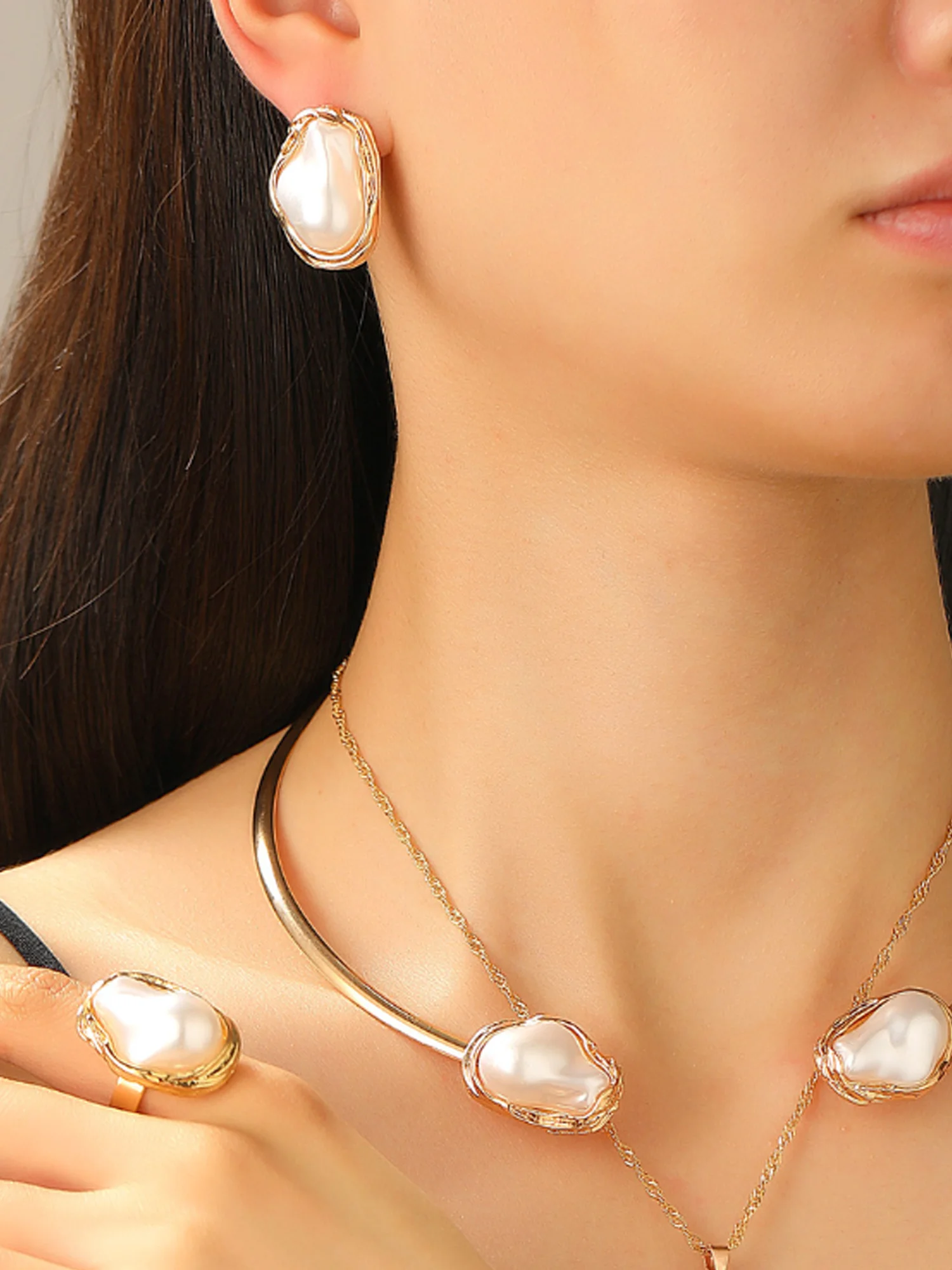 Women's high-end pearl jewelry necklace, earrings, rings, bracelets, chokers