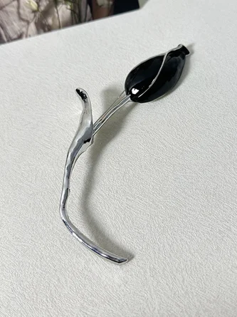 Design Tulip Bud Brooch