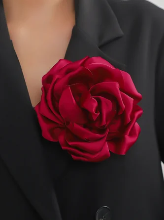 Elegant Floral Brooch