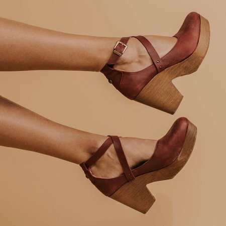 closed toe chunky heels ankle strap sandals