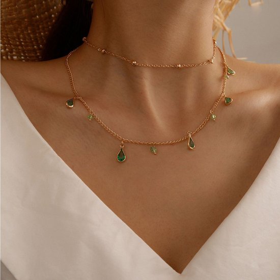Green diamond drop-shaped necklace