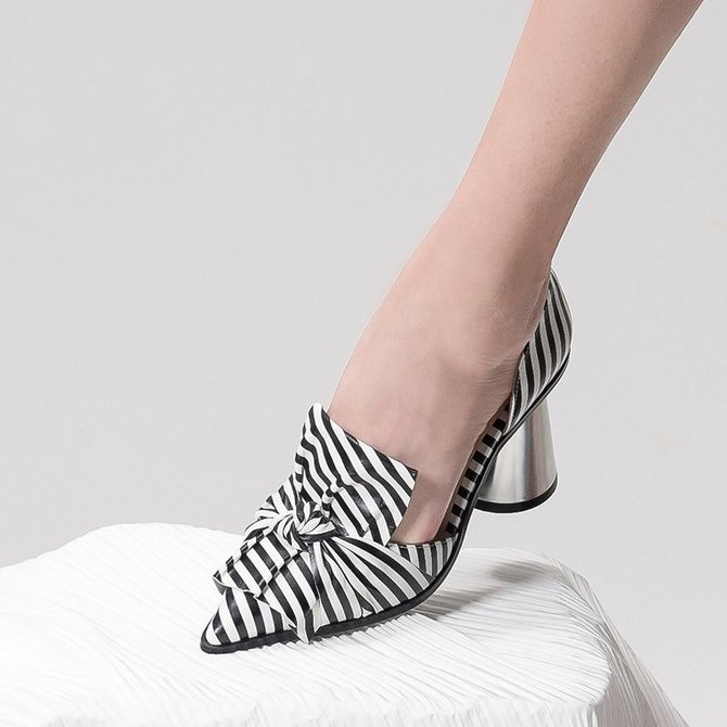 Sweet Stripe Bowknot Pointed Toe Shoes